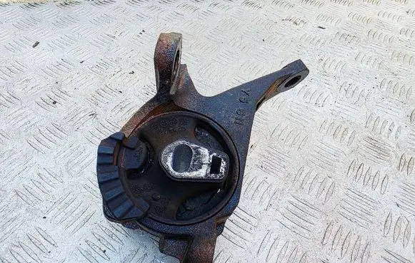 Mazda 6 Engine mount bracket 