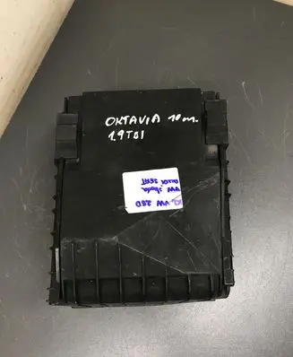 Skoda Octavia Mk2 (1Z) Fuse module 1K0937125
