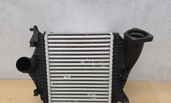 Audi RS Q8 Intercooler radiator JD1271007690 4M0145804BT