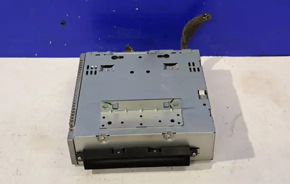 Volvo V50 Radio/CD/DVD/GPS head unit 30752371