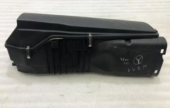 Mercedes-Benz E W211 Air filter box A6460901001