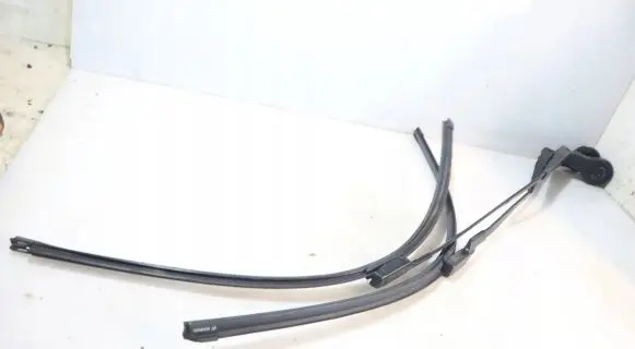 Citroen C4 II Front wiper blade arm