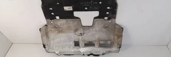 Peugeot 208 II Engine splash shield/under tray 9824226080