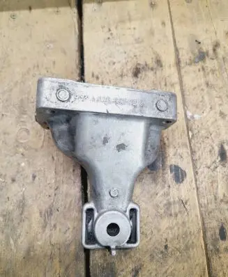 Mercedes-Benz ML W163 Engine mounting bracket A6282230204