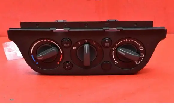 Suzuki Swift I Climate control unit 