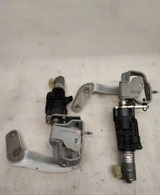 Audi SQ7 Tailgate hydraulic set 4M0827851A 4M0827852A