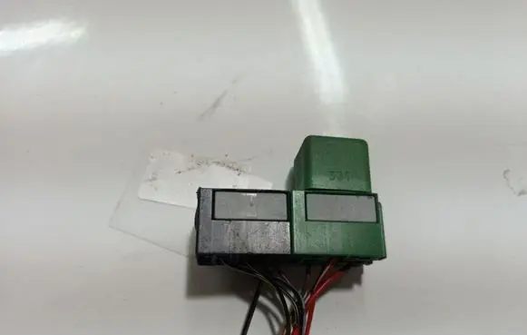 Opel Omega B2 Other relay 03447012
