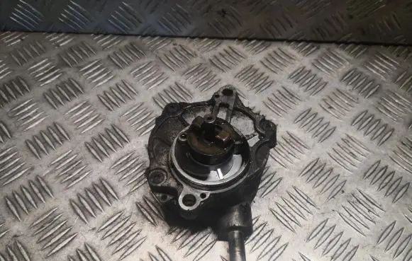 Mercedes-Benz ML W163 Vacuum pump 6282300065 A6282300065