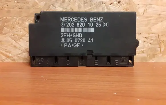 Mercedes-Benz E W124 Central body control module 1286 2028201026