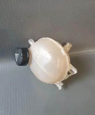 Opel Mokka B Coolant expansion tank/reservoir 9824198680 9824316180