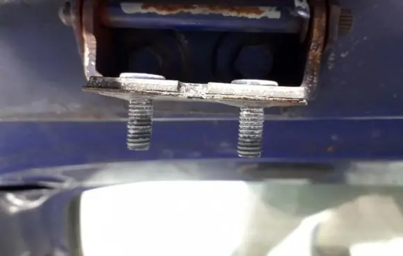 Ford Fiesta Tailgate/trunk/boot hinge