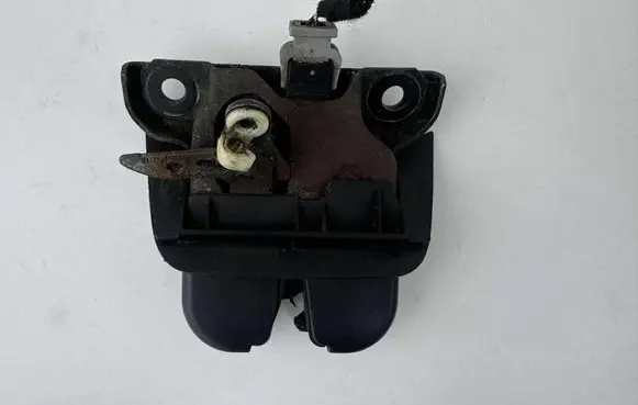 Audi A4 S4 B6 8E 8H Tailgate/trunk/boot lock/catch/latch 8E9827520