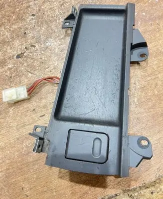 BMW 5 E39 12 V Socket (front) 8159694