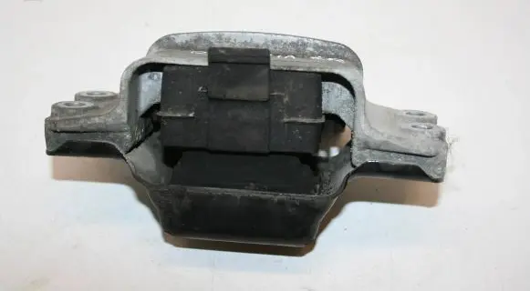 Skoda Octavia Mk2 (1Z) Engine mount bracket 1K0199555 VWAG