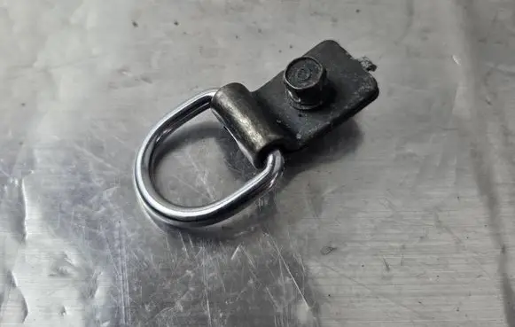 Honda CR-V Tie down hook / loop