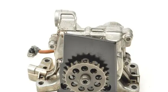 Volvo S60 Oil pump 31452517