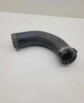 Volvo V40 Intercooler hose/pipe 31370044
