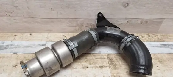 Volvo V40 Intercooler hose/pipe AV616C750AE