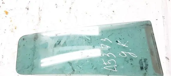 Opel Zafira B Rear vent window glass 
