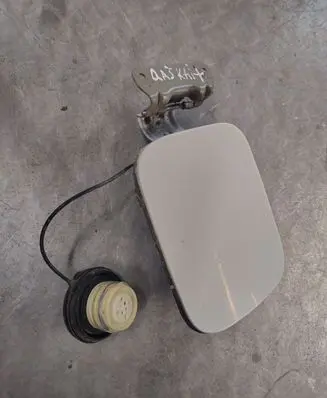 Nissan Qashqai+2 Fuel tank cap