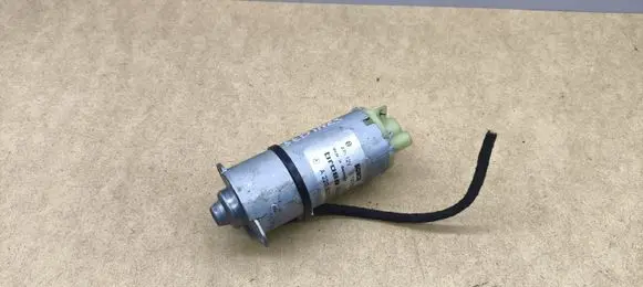 Mercedes-Benz S W221 Seat adjustment motor A2208205042