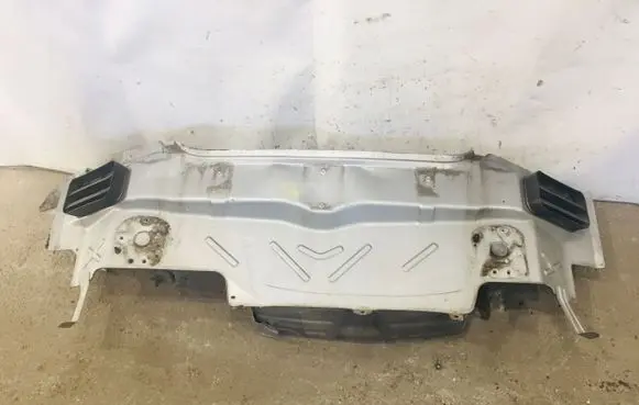 Peugeot 308 Seat belt trim 