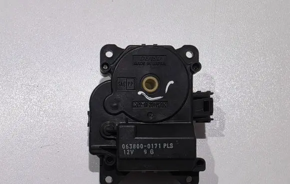 Lexus IS 220D-250-350 Air flap motor/actuator 8710630450 0638000171