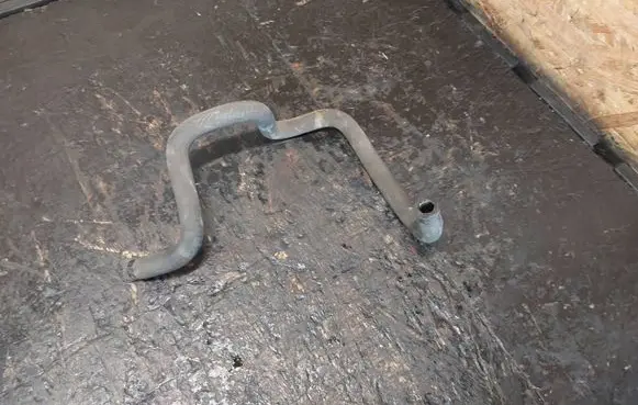 BMW 5 E39 Engine coolant pipe/hose 1703865 13541703865