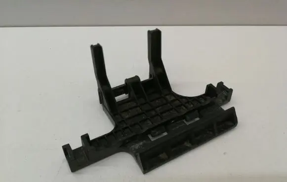 Volkswagen PASSAT B8 Engine control unit holder 5Q0971739F