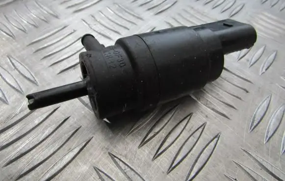 Volkswagen Jetta V Windscreen/windshield washer pump 1k5955651