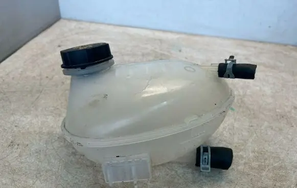 Ford Ecosport Coolant expansion tank/reservoir GN118A080AA