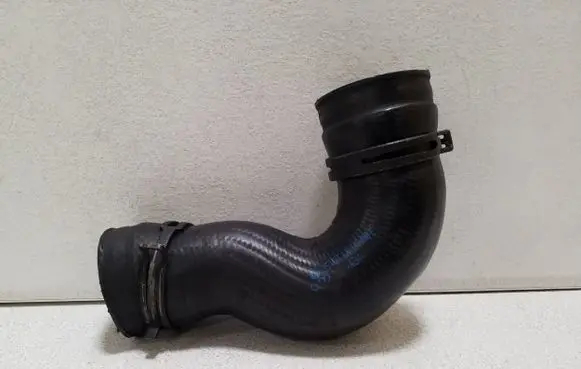 Volkswagen Golf IV Intercooler hose/pipe 1J0145838E