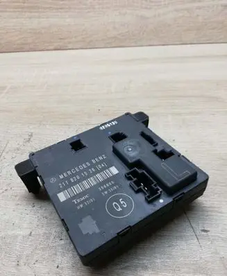 Mercedes-Benz E W211 Door control unit/module 2118201526 356805