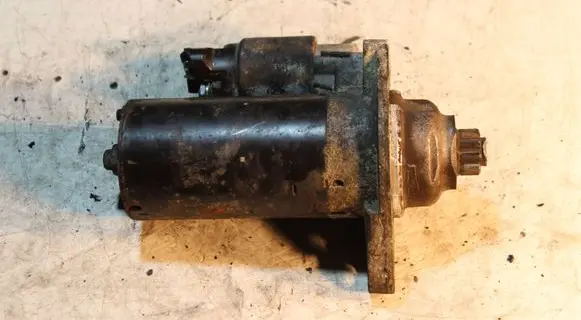 Volkswagen PASSAT B6 Starter motor 02Z911023 0001123012