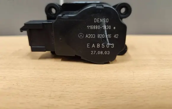 Mercedes-Benz ML W164 Air flap motor/actuator A2038201642 1168801830 EAB503
