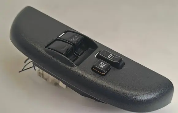 Toyota Corolla Verso AR10 Electric window control switch 84820 52170 84820-52170