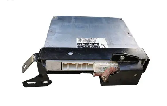 Toyota Avensis T250 Engine control unit/module 8966105690