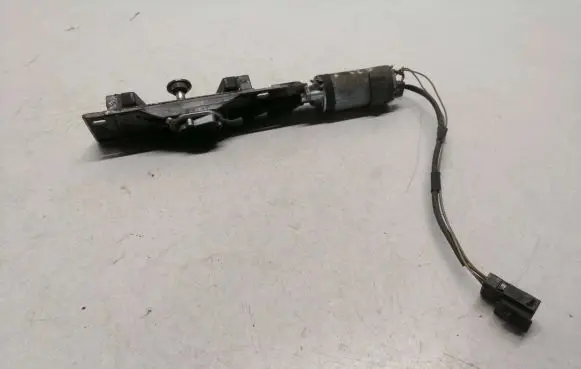 BMW 7 E38 Tailgate boot lock/latch motor 8352202