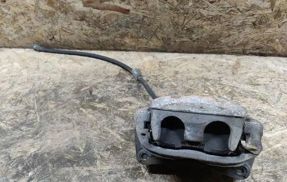 Subaru XV I Front brake caliper