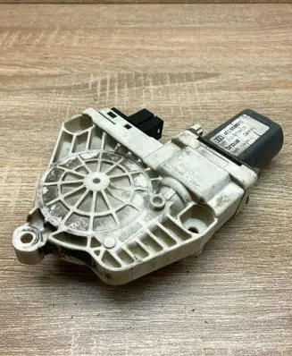 Audi A6 S6 C6 4F Front door window regulator motor 4F0959801D