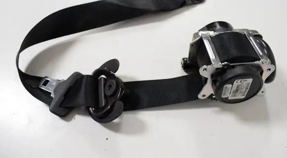 Mercedes-Benz GLC X253 C253 Rear seatbelt 7343646
