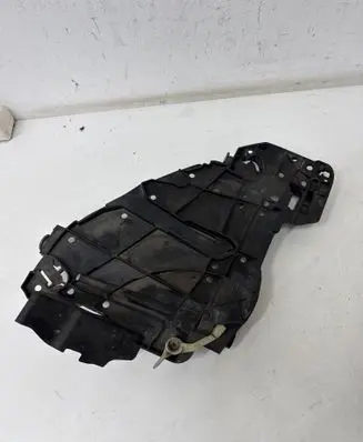 Volkswagen Touareg I Headlight/headlamp mounting bracket 16464600
