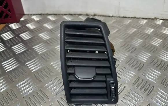 Volvo XC90 Dashboard side air vent grill/cover trim 3409398
