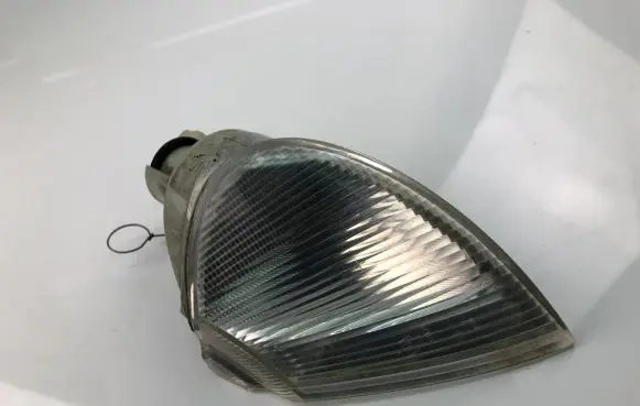 Renault Laguna I Front fender indicator light 7700820126