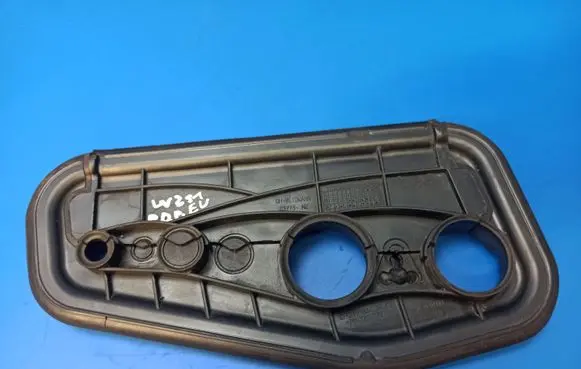 Mercedes-Benz E W211 Other engine bay part A2118310498