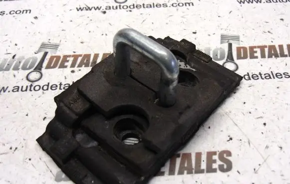 Mercedes-Benz GL X164 Loading door lock loop/hook striker A1647400132
