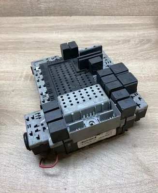 Volvo S60 Fuse module 8645716 8676284