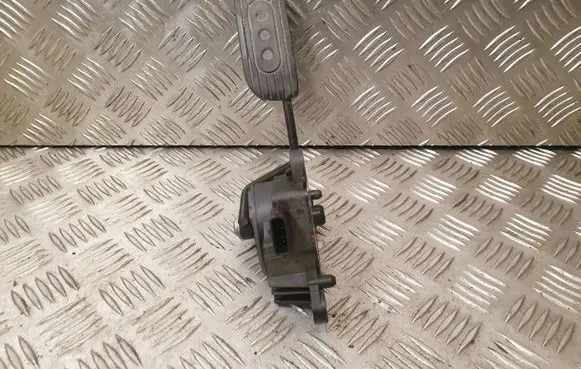 Nissan Note (E11) Accelerator throttle pedal 18002AX700