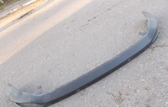 Front bumper lip