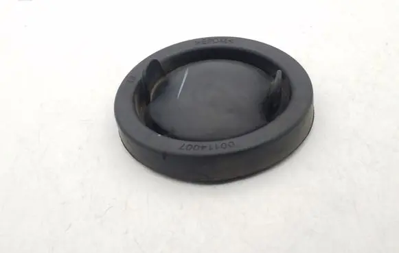 Ford Focus Headlight/headlamp dust cover 00114007